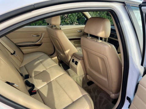 2011 BMW 3 Series 328i