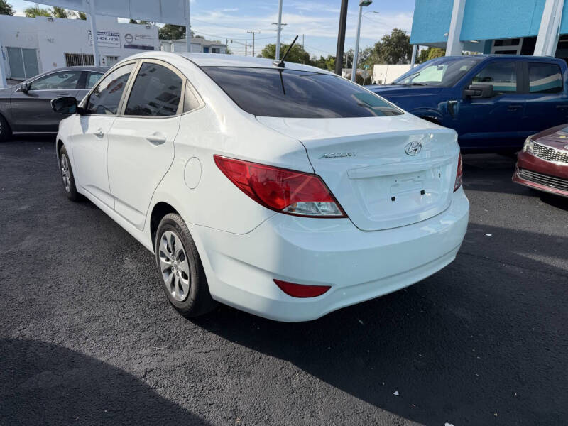 2017 Hyundai Accent SE