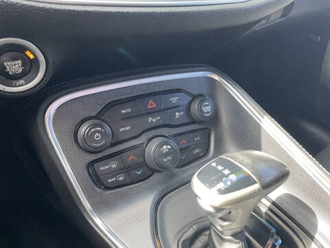 2018 Dodge Challenger SXT Plus