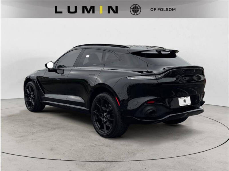 2021 Aston Martin DBX
