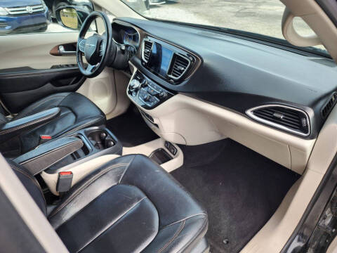 2017 Chrysler Pacifica Touring Plus