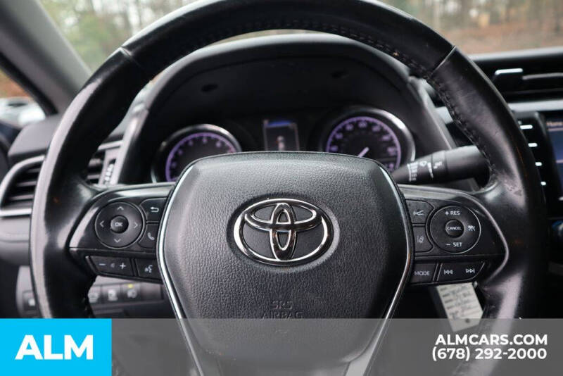 2020 Toyota Camry SE