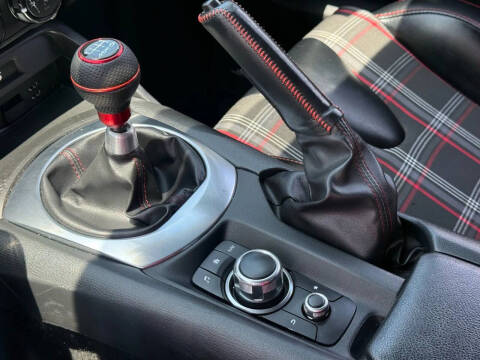 2016 Mazda MX-5 Miata Club