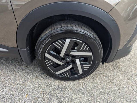 2025 Nissan Kicks SV