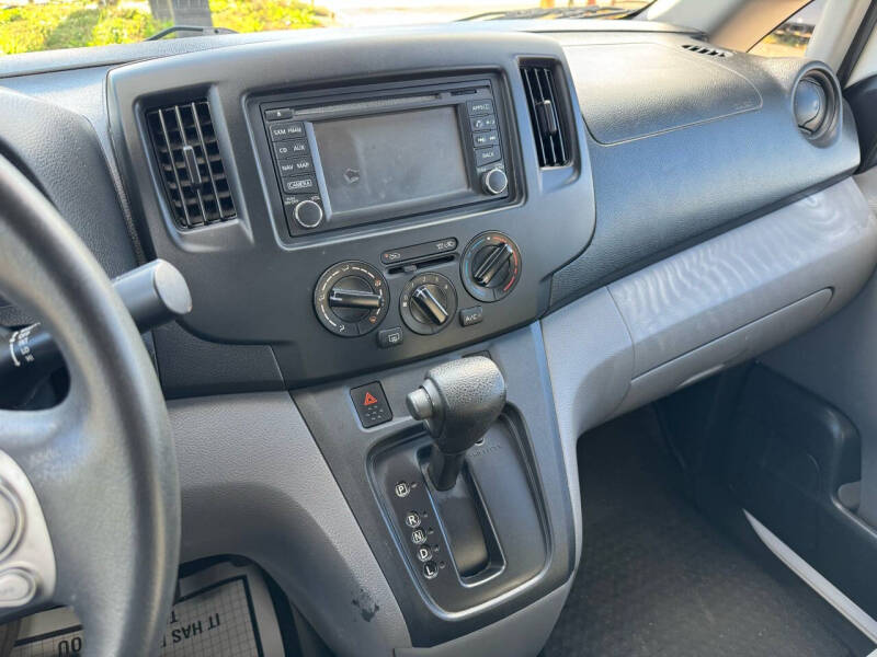 2016 Nissan NV200 SV