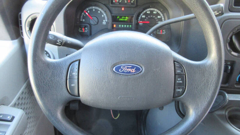 2013 Ford E-Series E-350 SD