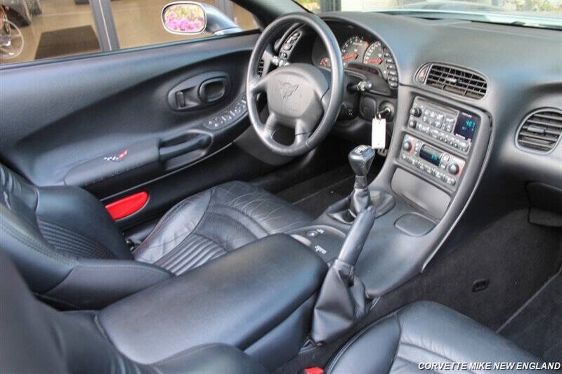 2004 Chevrolet Corvette 25