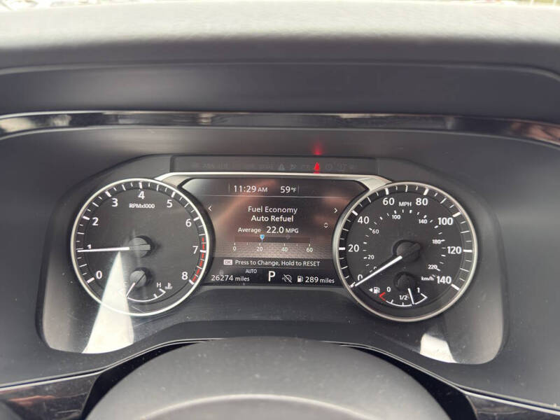 2025 Nissan Pathfinder SV