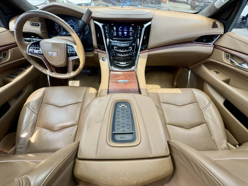 2017 Cadillac Escalade Platinum