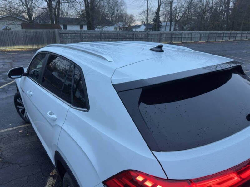 2024 Volkswagen Atlas Cross Sport SE 4Motion