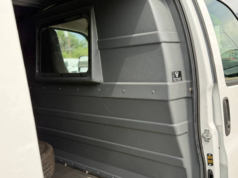 2022 Chevrolet Express 2500