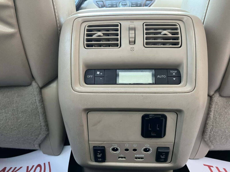 2017 Nissan Pathfinder Platinum