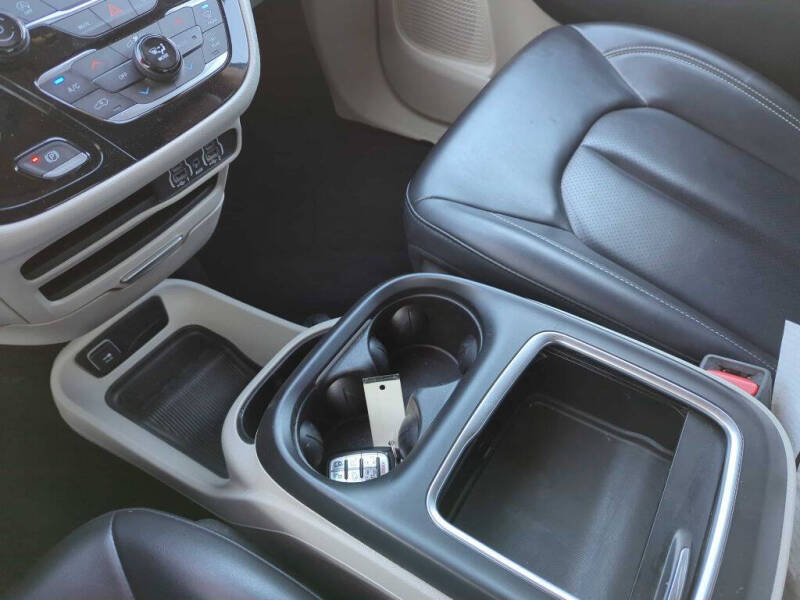 2023 Chrysler Pacifica Touring L