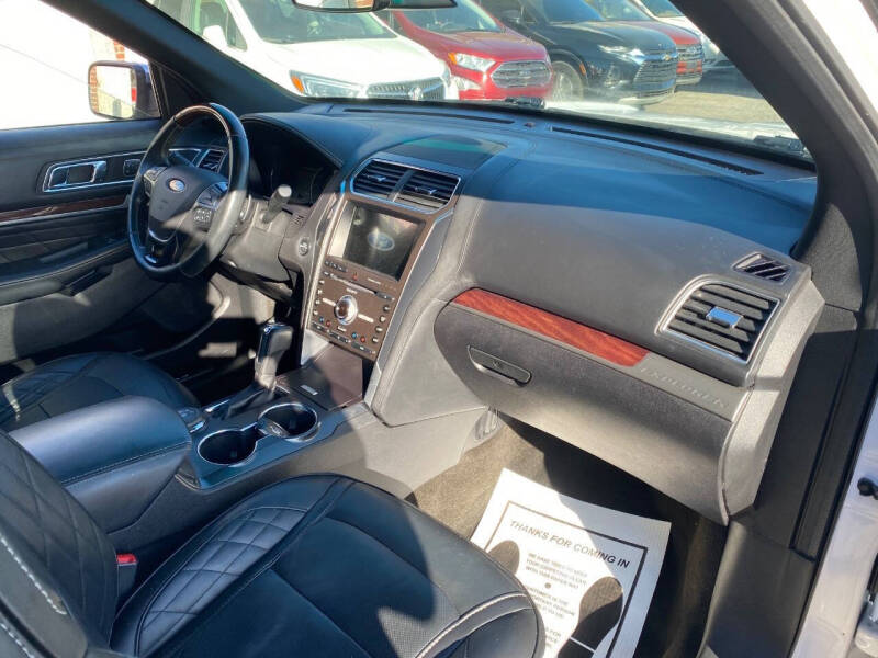 2017 Ford Explorer Platinum