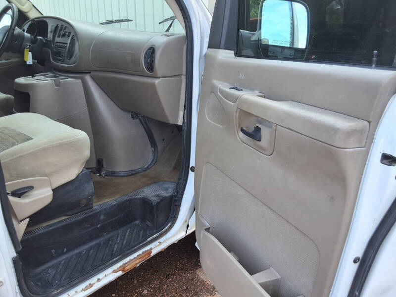 2005 Ford E-Series E-350 SD XLT