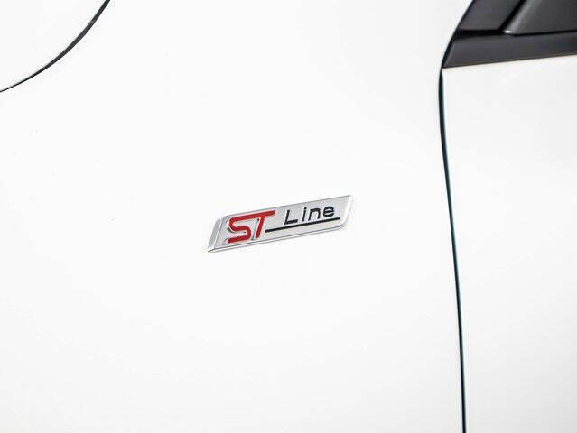 2025 Ford Escape Hybrid ST-Line Select