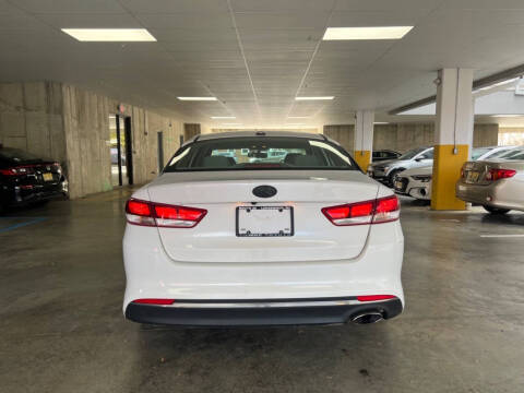 2017 Kia Optima LX