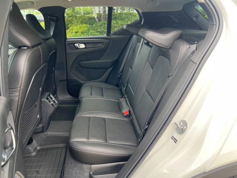 2026 Volvo XC40 B5 Plus