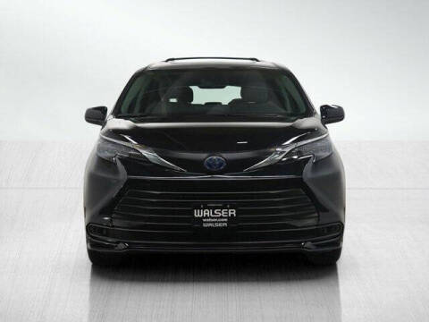 2024 Toyota Sienna LE 8-Passenger