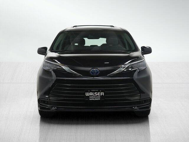 2024 Toyota Sienna LE 8-Passenger