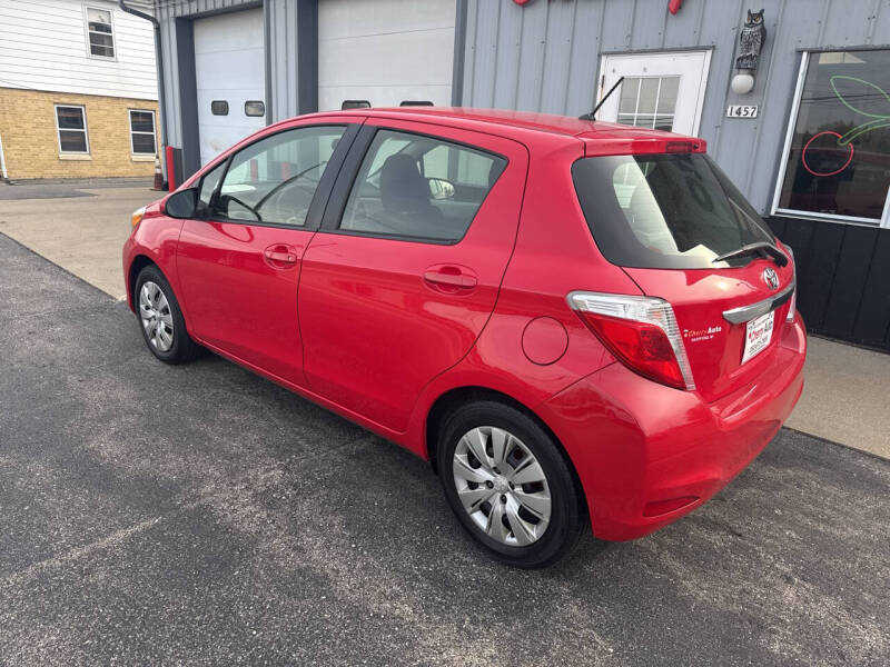 2013 Toyota Yaris 5-Door LE
