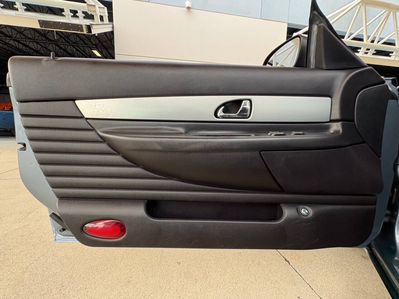 2005 Ford Thunderbird 32