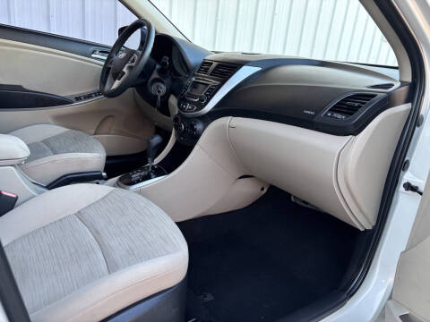 2016 Hyundai Accent SE