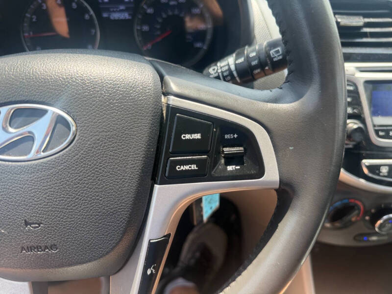 2014 Hyundai Accent SE