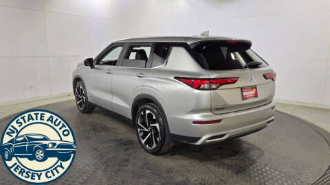 2023 Mitsubishi Outlander SE