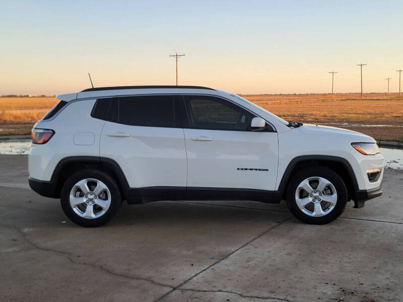 2019 Jeep Compass Latitude photo 3