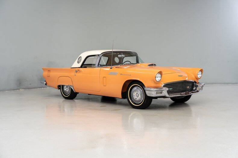 1957 Ford Thunderbird