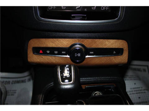 2021 Volvo XC90 T5 Momentum