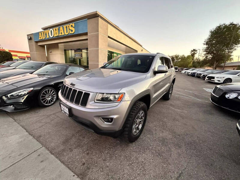 2014 Jeep Grand Cherokee Laredo photo 2