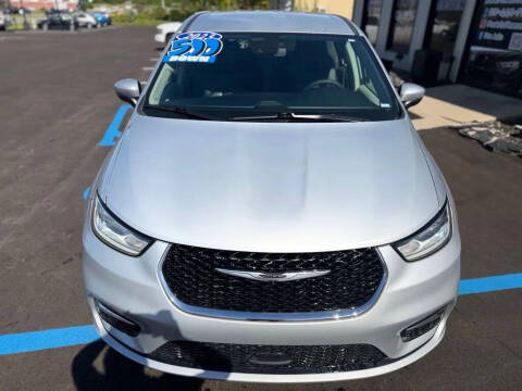 2023 Chrysler Pacifica Touring L