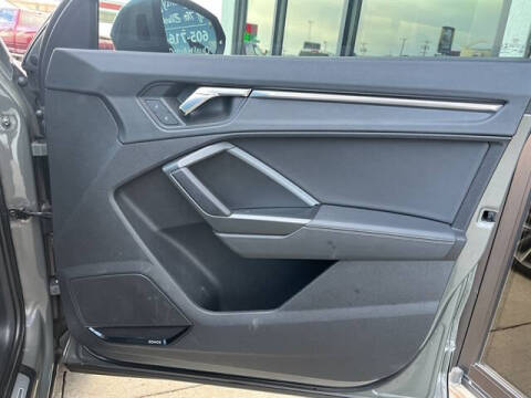 2022 Audi Q3 quattro S line Prem Plus 45 TFSI