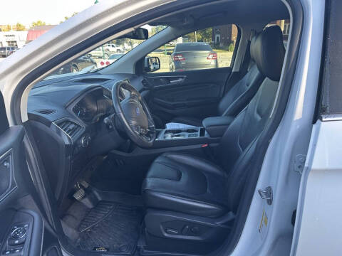 2022 Ford Edge Titanium