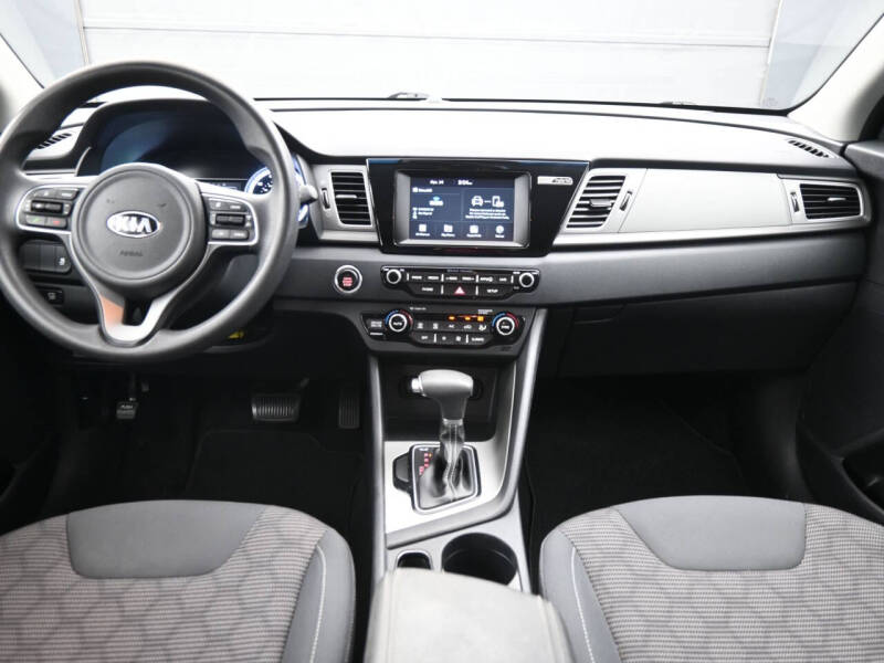 2017 Kia Niro LX