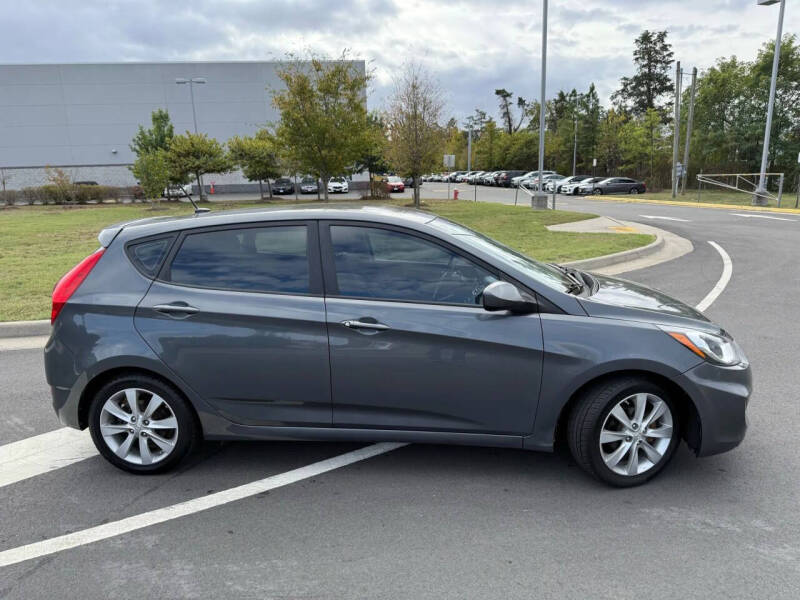 2012 Hyundai Accent SE