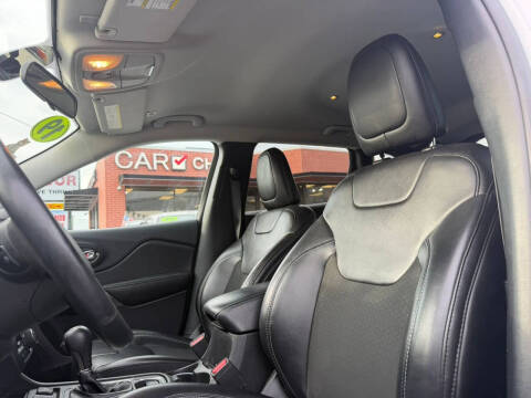 2019 Jeep Cherokee Latitude Plus