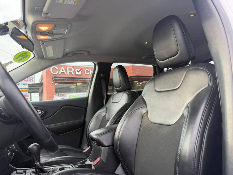 2019 Jeep Cherokee Latitude Plus