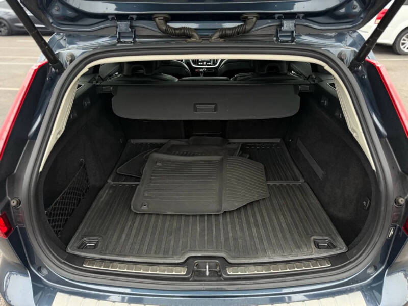 2020 Volvo V60 Cross Country T5