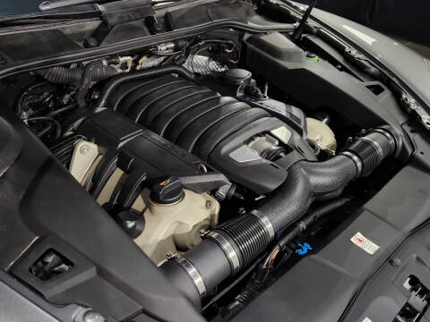 2013 Porsche Cayenne GTS