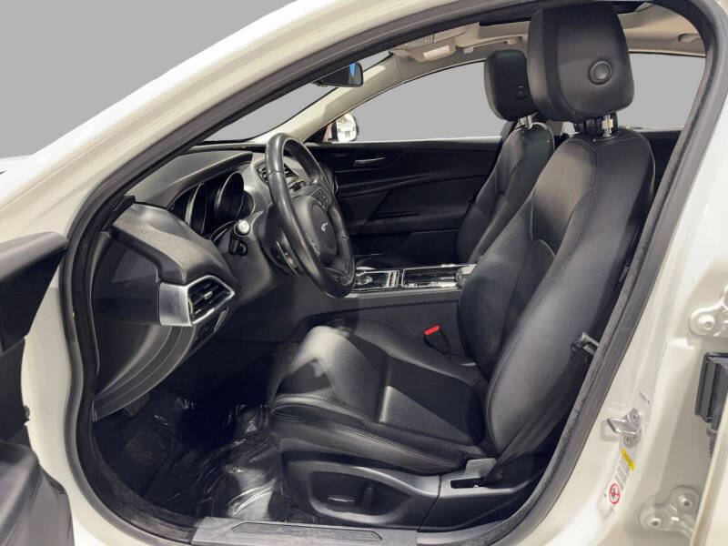 2018 Jaguar XE 25t Premium