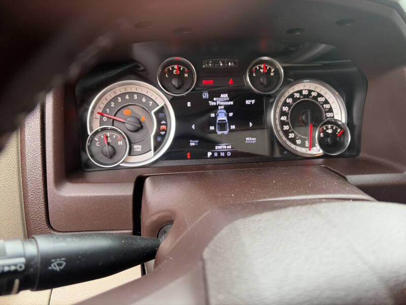 2015 RAM 1500 SLT