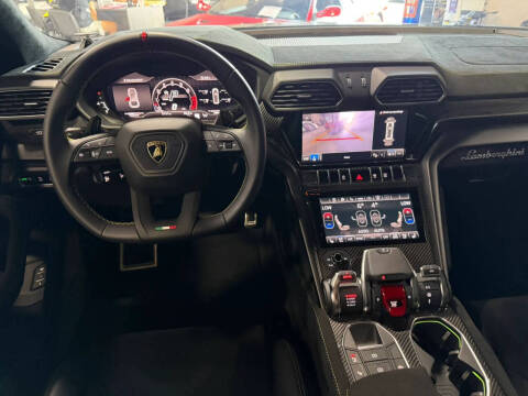 2024 Lamborghini Urus Performante
