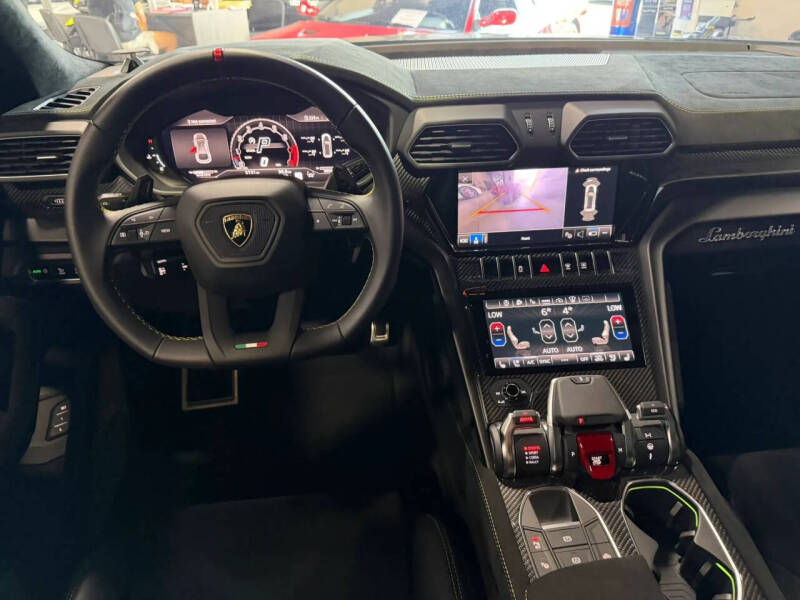 2024 Lamborghini Urus Performante