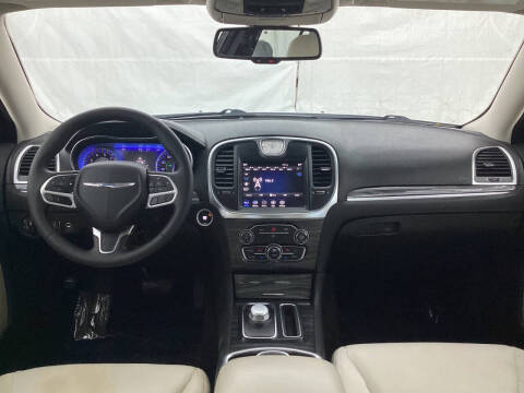 2021 Chrysler 300 Touring