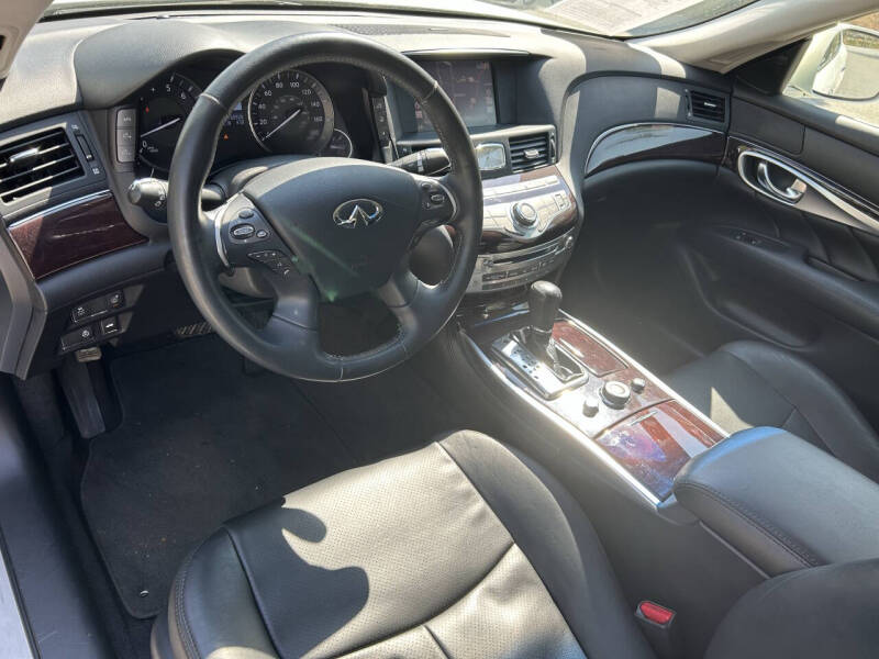2012 Infiniti M37