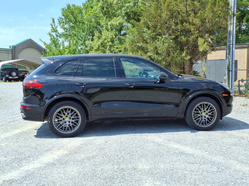 2017 Porsche Cayenne Platinum Edition