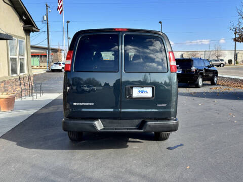 2017 Chevrolet Express LS 2500